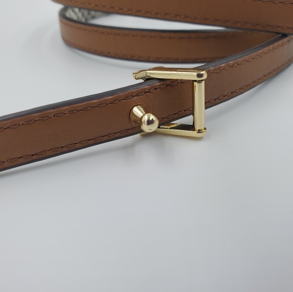 💕Tory Burch Reversible Snakeskin 1/2" Logo Belt - Picture 6 of 6